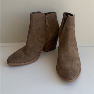 Treasure & Bond Taupe Brown Heel Suede Booties 7.5